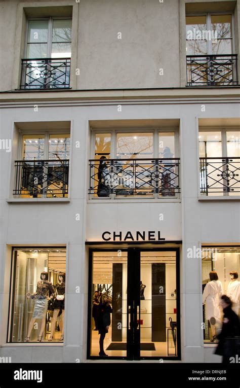 buy chanel purse in paris|chanel boutique paris france.